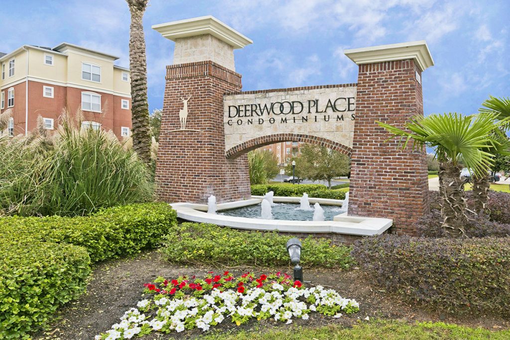 Deerwood Lake condominiums